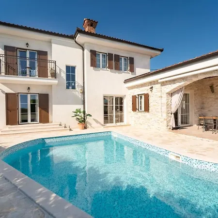 Kala-luxury Villa, Heated Pool In A Quiet Area - By Traveler Tourist Agency Krk Willa