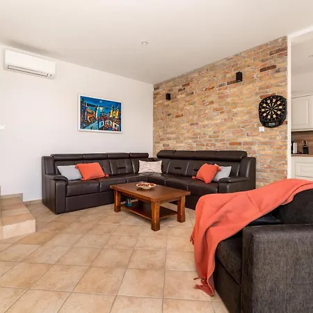 Villa Kala-luxury Villa, Heated Pool In A Quiet Area - By Traveler Tourist Agency Krk Kras