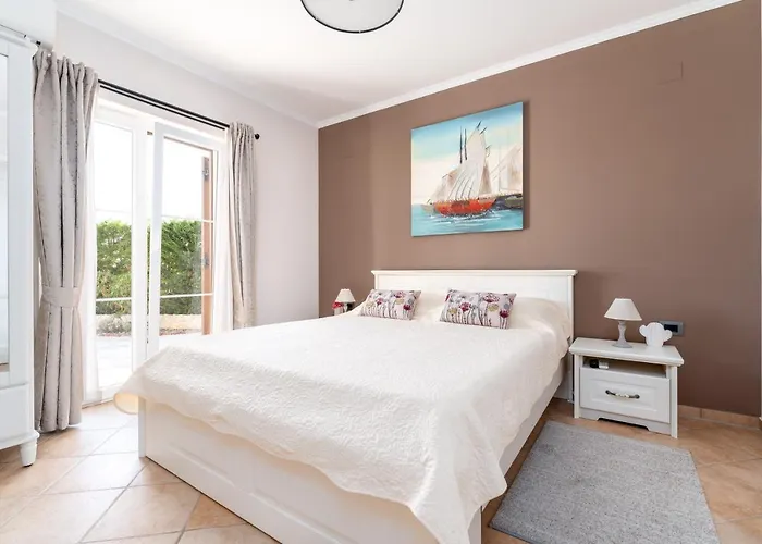 Kala-luxury Villa, Heated Pool In A Quiet Area - By Traveler Tourist Agency Krk Kras