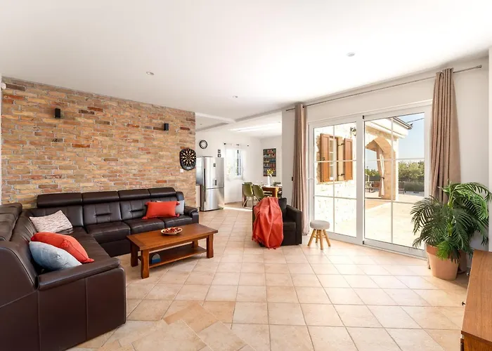 Kala-luxury Villa, Heated Pool In A Quiet Area - By Traveler Tourist Agency Krk Villa