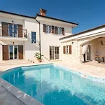 Kala-luxury Villa, Heated Pool In A Quiet Area - By Traveler Tourist Agency Krk Villa