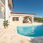 Kala-luxury Villa, Heated Pool In A Quiet Area - By Traveler Tourist Agency Krk Villa *
