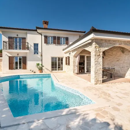 Kala-luxury Villa, Heated Pool In A Quiet Area - By Traveler Tourist Agency Krk * Kras