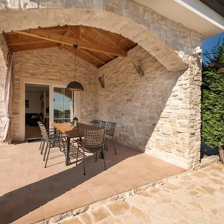 Kala-luxury Villa, Heated Pool In A Quiet Area - By Traveler Tourist Agency Krk