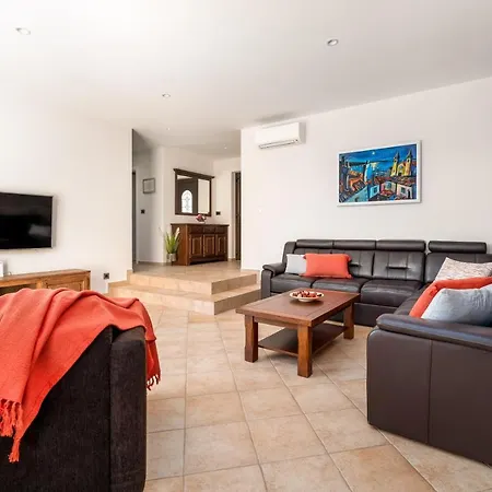 Villa Kala-luxury Villa, Heated Pool In A Quiet Area - By Traveler Tourist Agency Krk