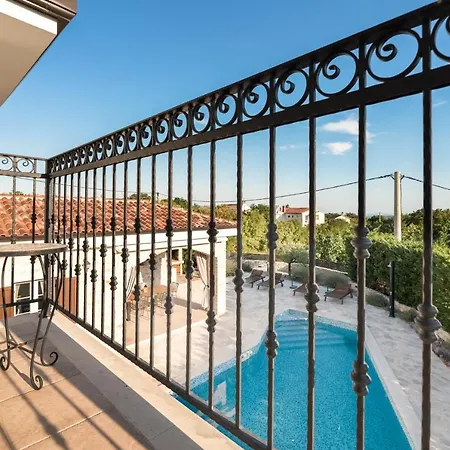 Kala-luxury Villa, Heated Pool In A Quiet Area - By Traveler Tourist Agency Krk * Kras