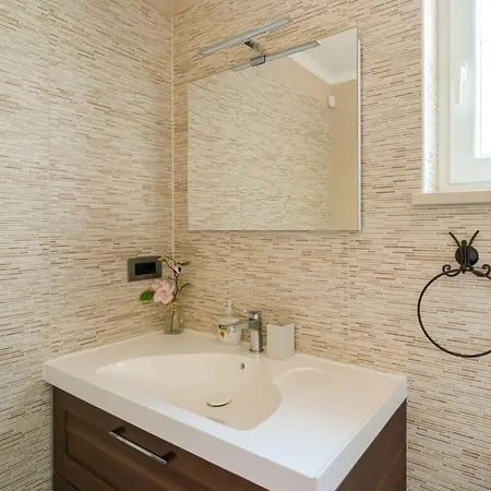 Kala-luxury Villa, Heated Pool In A Quiet Area - By Traveler Tourist Agency Krk Kras
