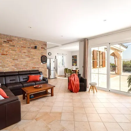 Kala-luxury Villa, Heated Pool In A Quiet Area - By Traveler Tourist Agency Krk Willa