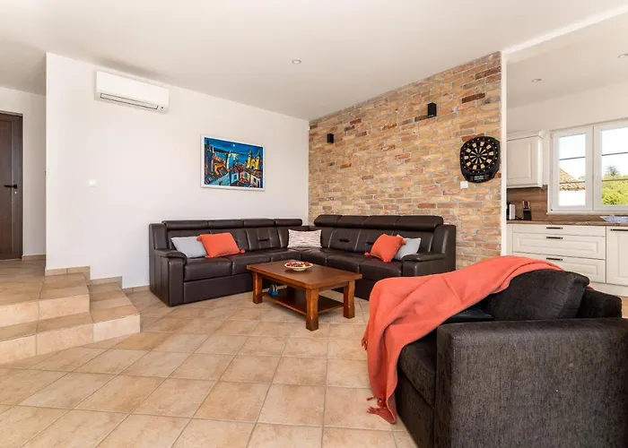 فيلة Kala-luxury Villa, Heated Pool In A Quiet Area - By Traveler Tourist Agency Krk Kras