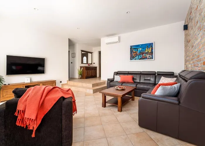 فيلة Kala-luxury Villa, Heated Pool In A Quiet Area - By Traveler Tourist Agency Krk